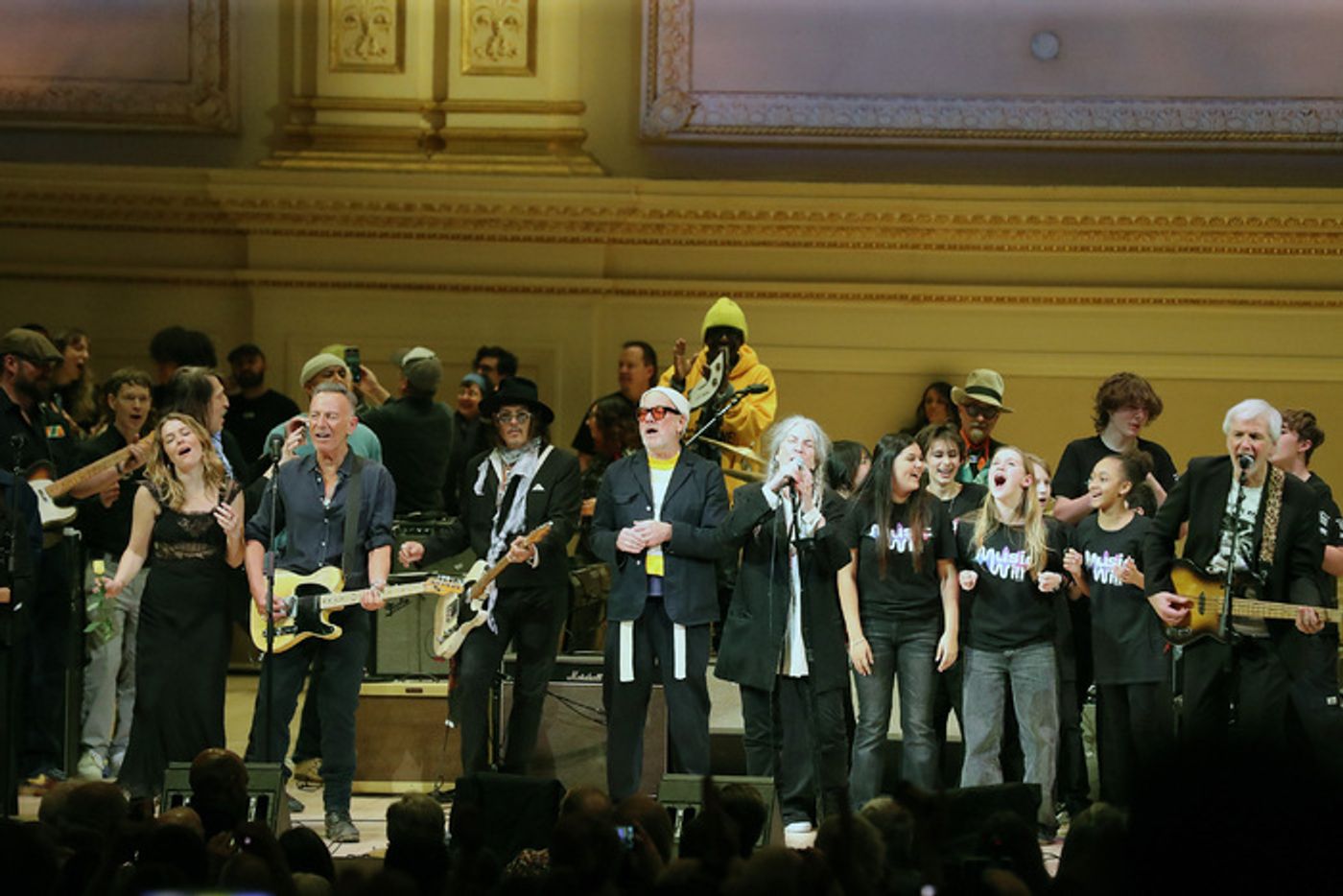 Photos: Bruce Springsteen, Johnny Depp, & More Take Carnegie Hall Stage for Patti Smith Celebration  Image