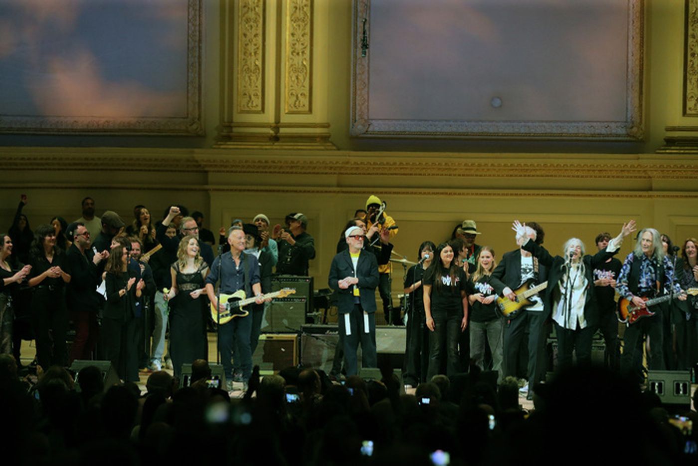Photos: Bruce Springsteen, Johnny Depp, & More Take Carnegie Hall Stage for Patti Smith Celebration  Image