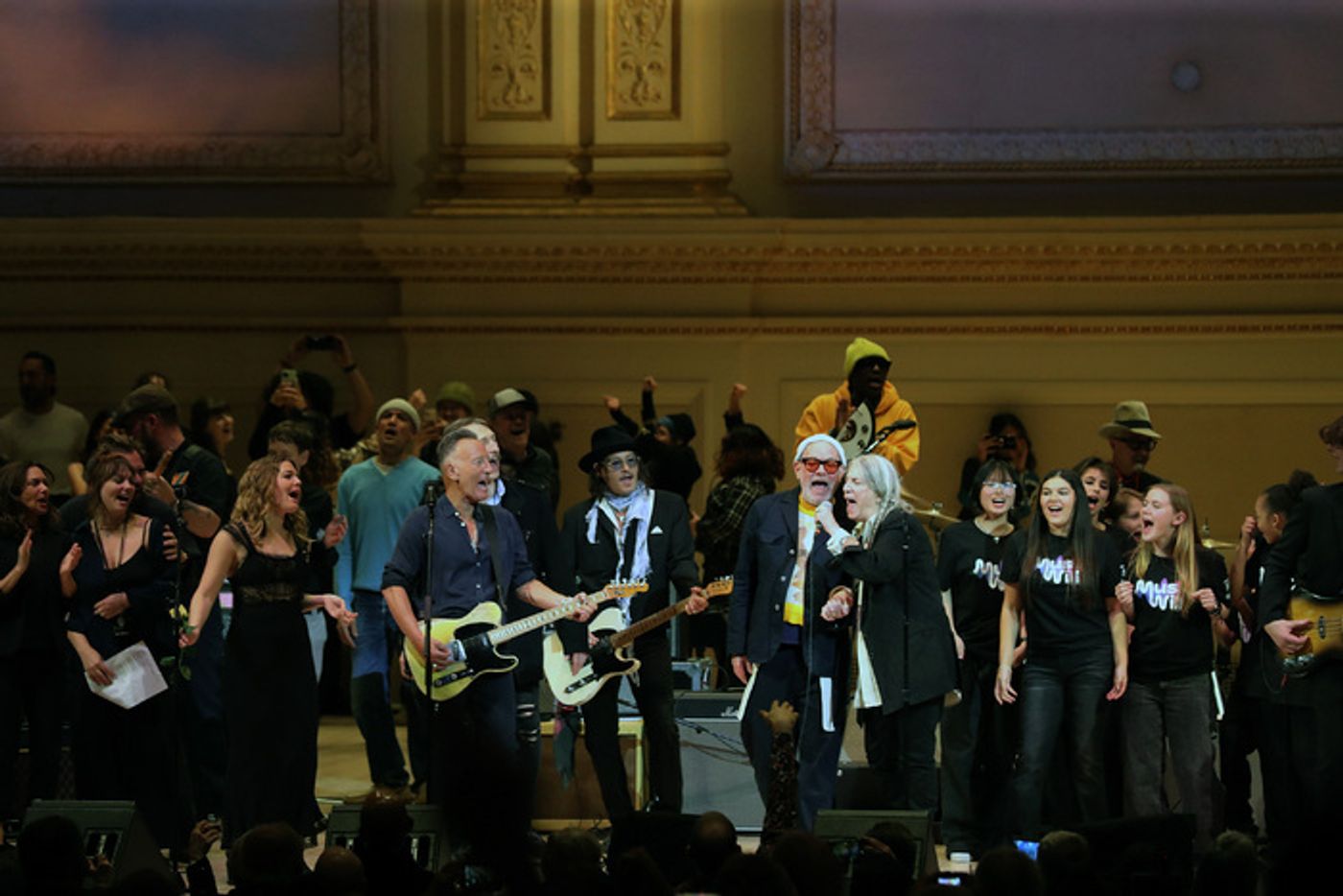 Photos: Bruce Springsteen, Johnny Depp, & More Take Carnegie Hall Stage for Patti Smith Celebration  Image