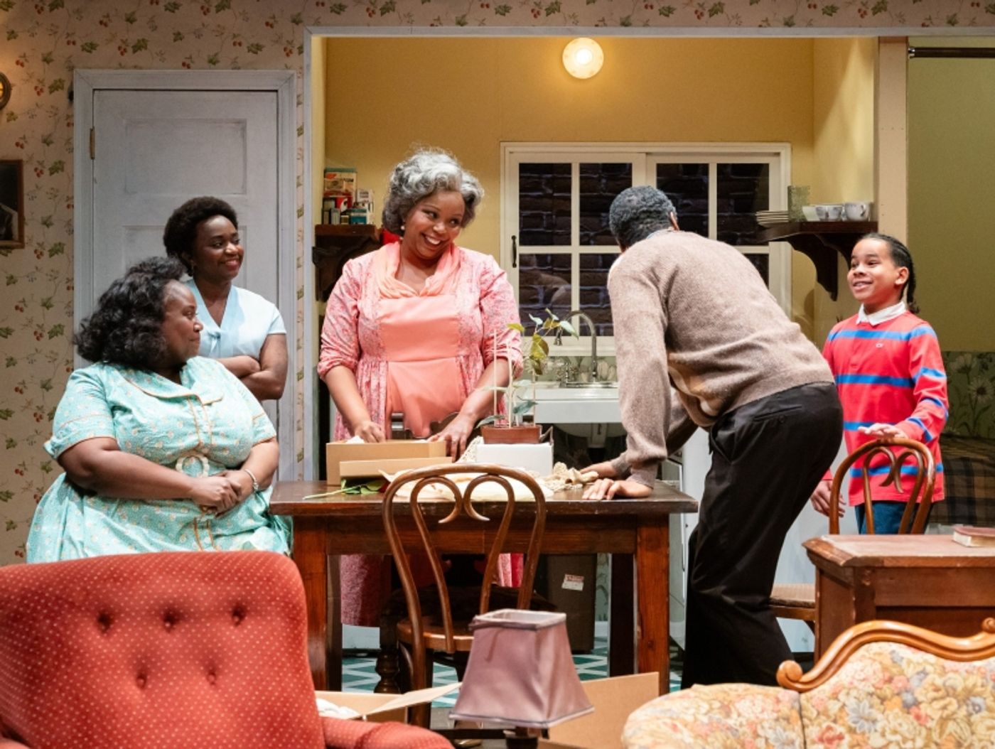Review: A RAISIN IN THE SUN at Taproot Theatre  Image