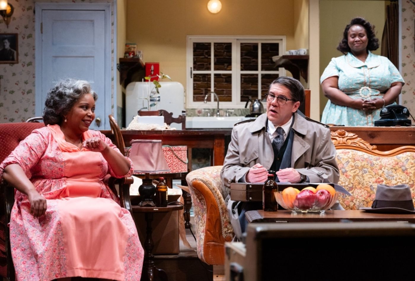 Review: A RAISIN IN THE SUN at Taproot Theatre  Image