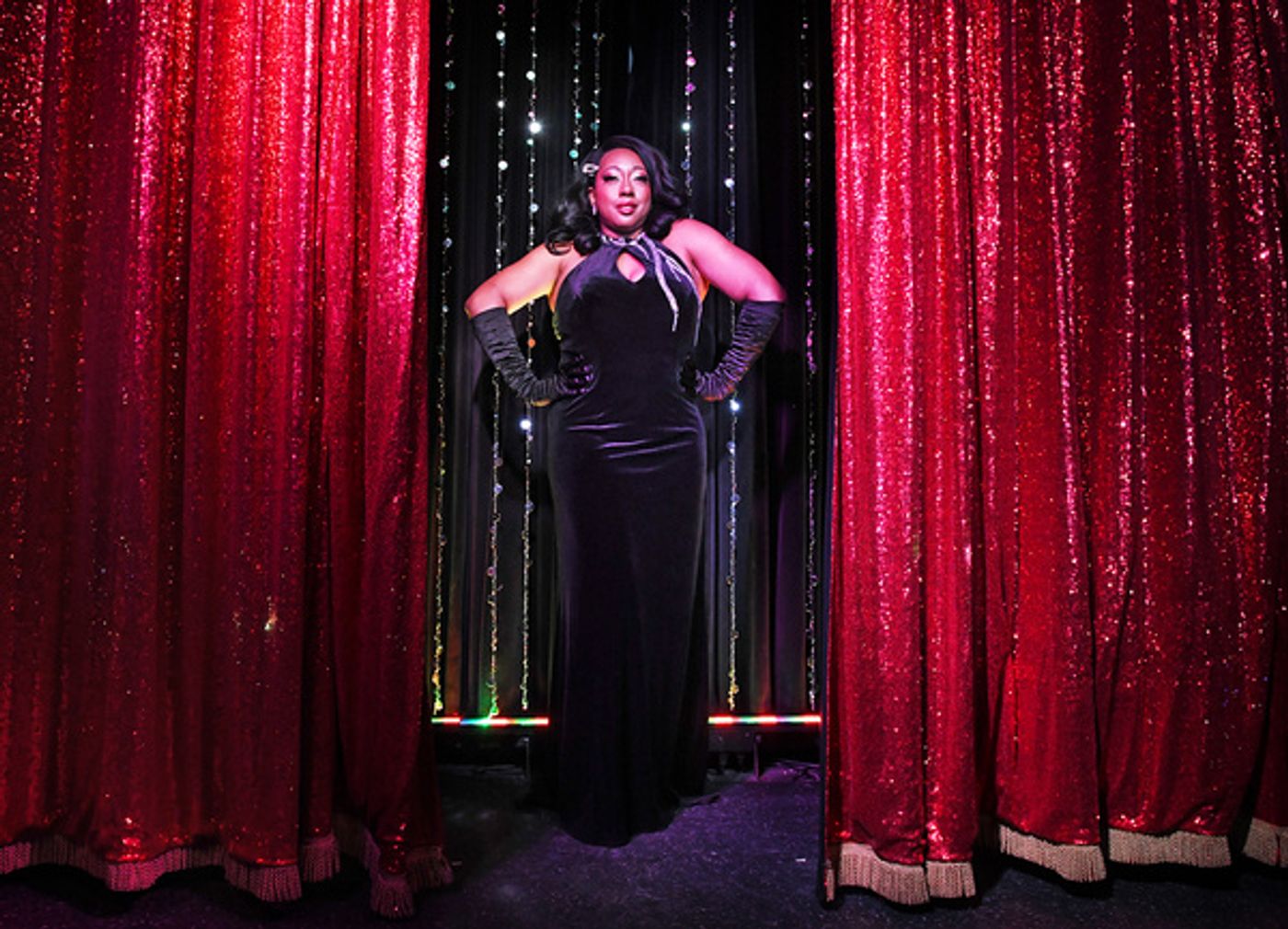 Photos: SYNC OR STRIP! Opens At Lips  Image