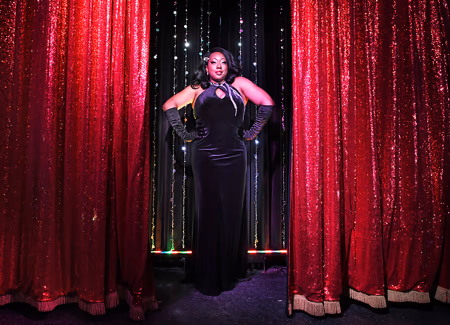 Photos: SYNC OR STRIP! Opens At Lips Image