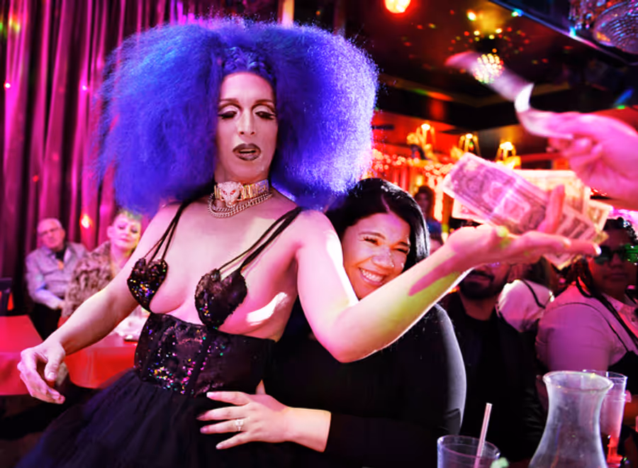 Photos: SYNC OR STRIP! Opens At Lips Image