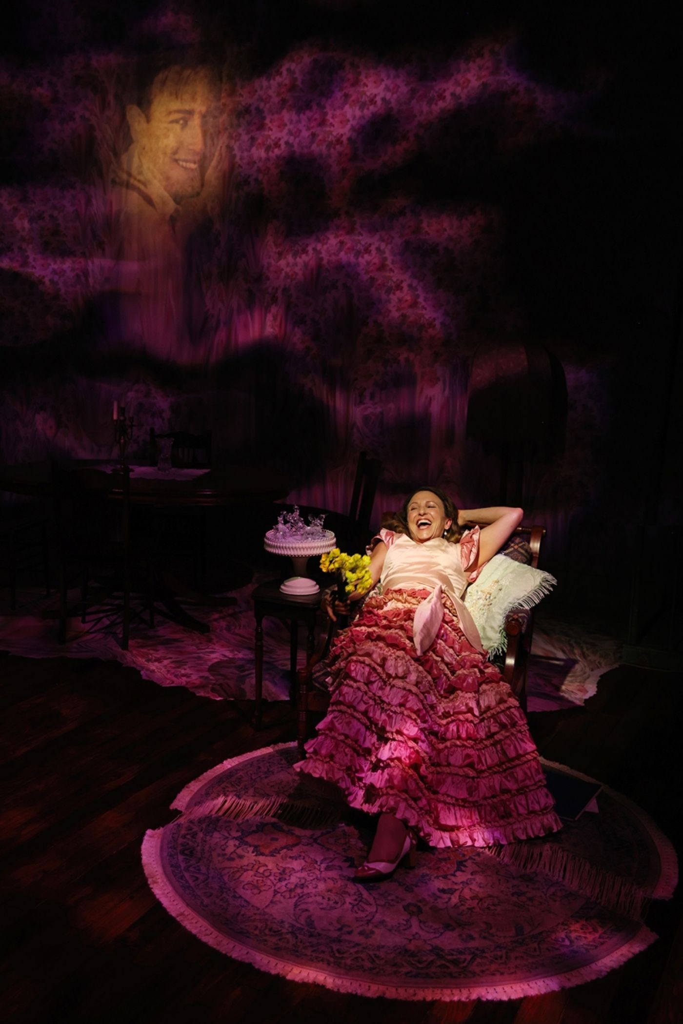 Review: THE GLASS MENAGERIE at Ensemble Theatre  Image