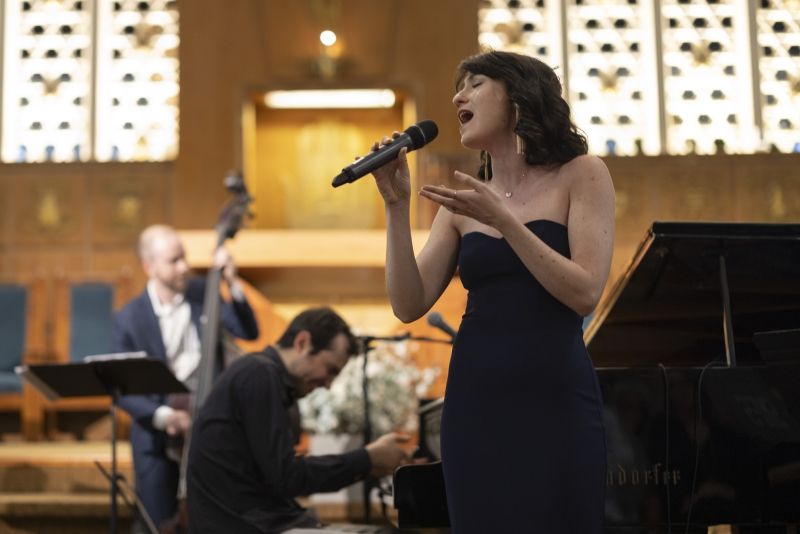 Review: Guy Mintus Thrills in RHAPSODY IN BLUE & WHITE at Stephen Wise Free Synagogue Image