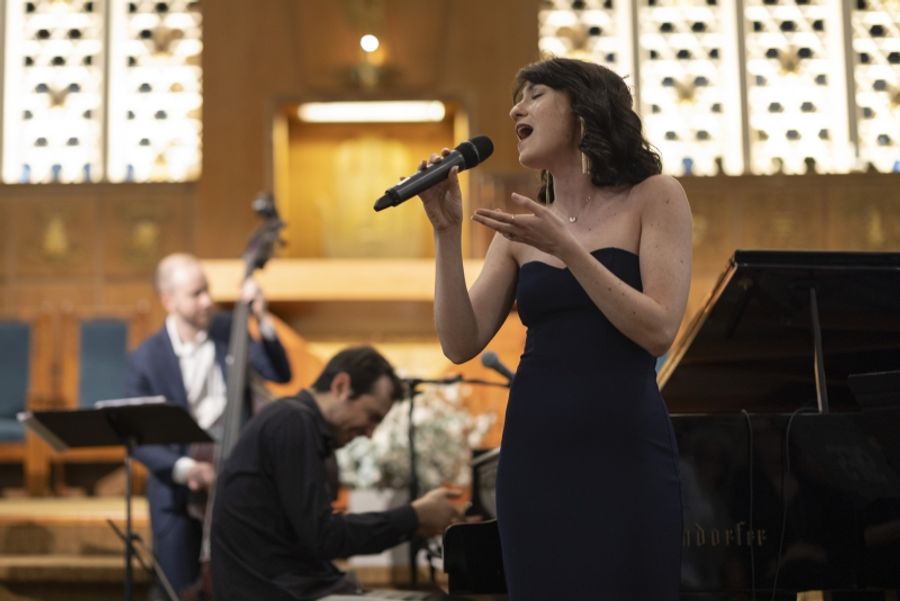 Review: Guy Mintus Thrills in RHAPSODY IN BLUE & WHITE at Stephen Wise Free Synagogue Image