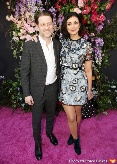 Ben McKenzie and Morena Baccarin Photo