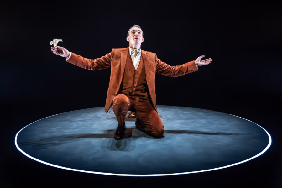 Review: THE IMPORTANCE OF BEING OSCAR, Jermyn Street Theatre Image
