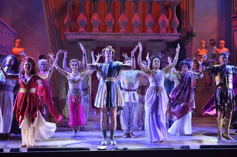 Starring Miguel Falabella, UMA COISA ENGRAÇADA ACONTECEU A CAMINHO DO FÓRUM (A Funny Thing Happened on the Way to the Forum) Brings New Life to a Broadway Classic  Image