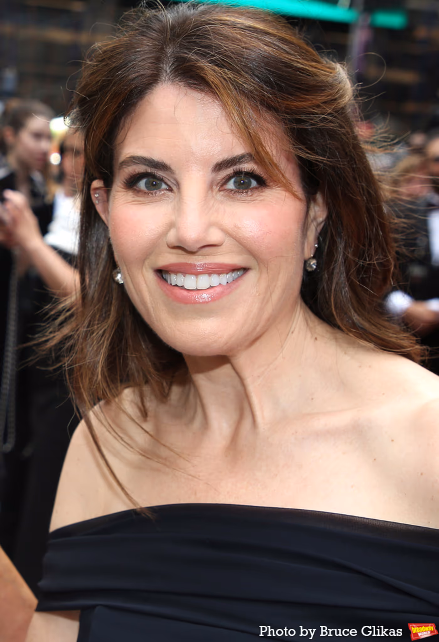 Photos: GOOD NIGHT, AND GOOD LUCK Opening Night Brings Out Jennifer Lopez, Rachel Zegler and More  Image