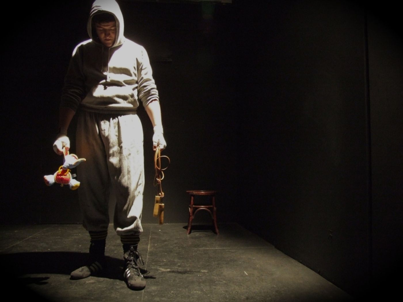 Review: FIGHT NIGHT at 59E59 Theaters-An Absorbing One-Man Show  Image