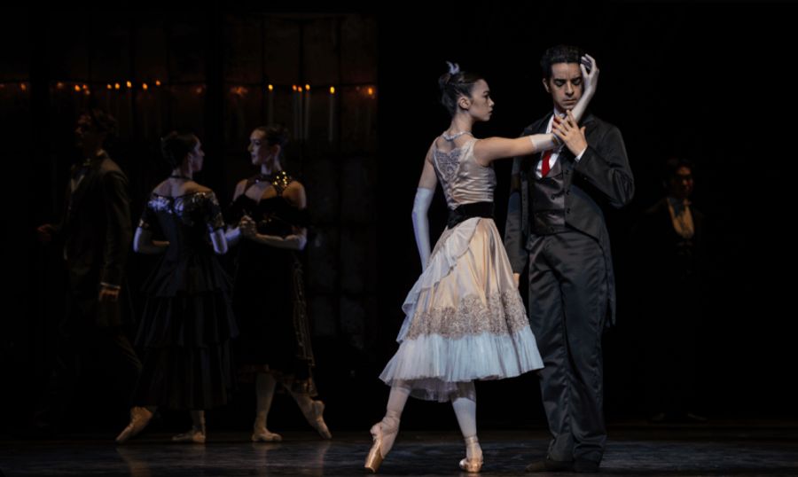 Kyra Soo (in the role of Nellie Carew, Dr. Jekyll's Fiancée) and Stephan Azulay (in the role of Mr. Edward Hyde) in Val Caniparol's Jekyll & Hyde © Jen Derbach photography