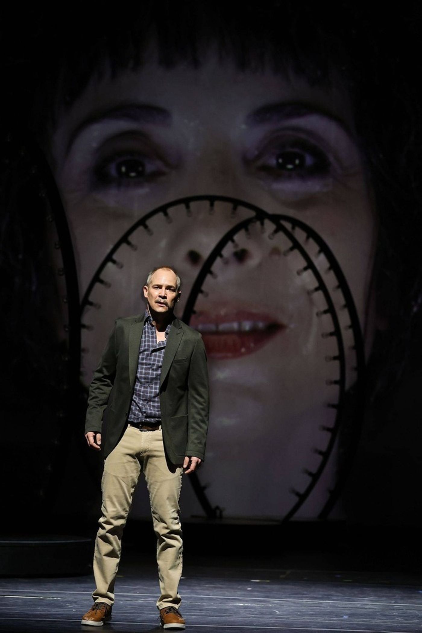 Photos: Futuristic Production of FOLLIES Premieres at Volksoper Wien  Image