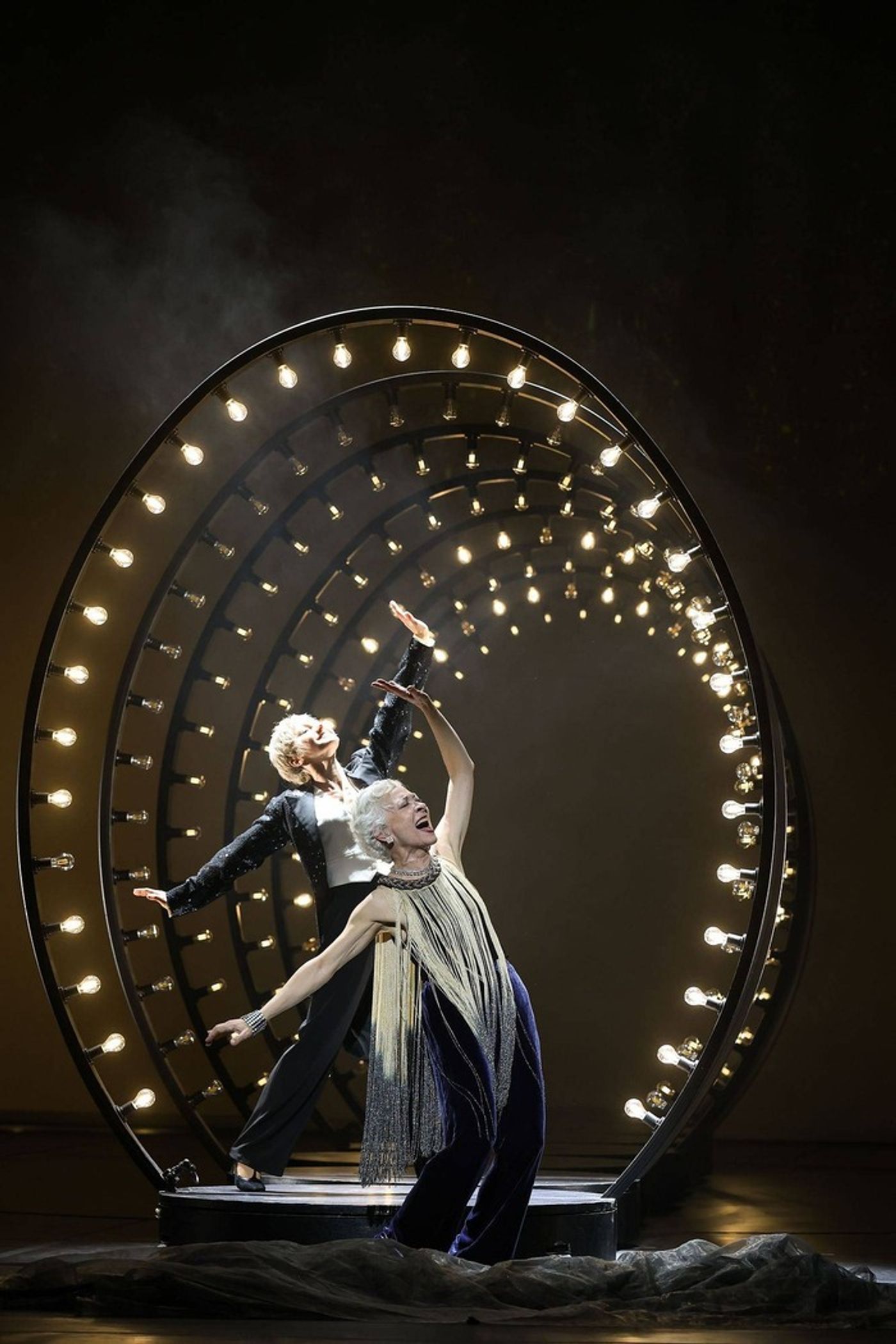 Photos: Futuristic Production of FOLLIES Premieres at Volksoper Wien  Image