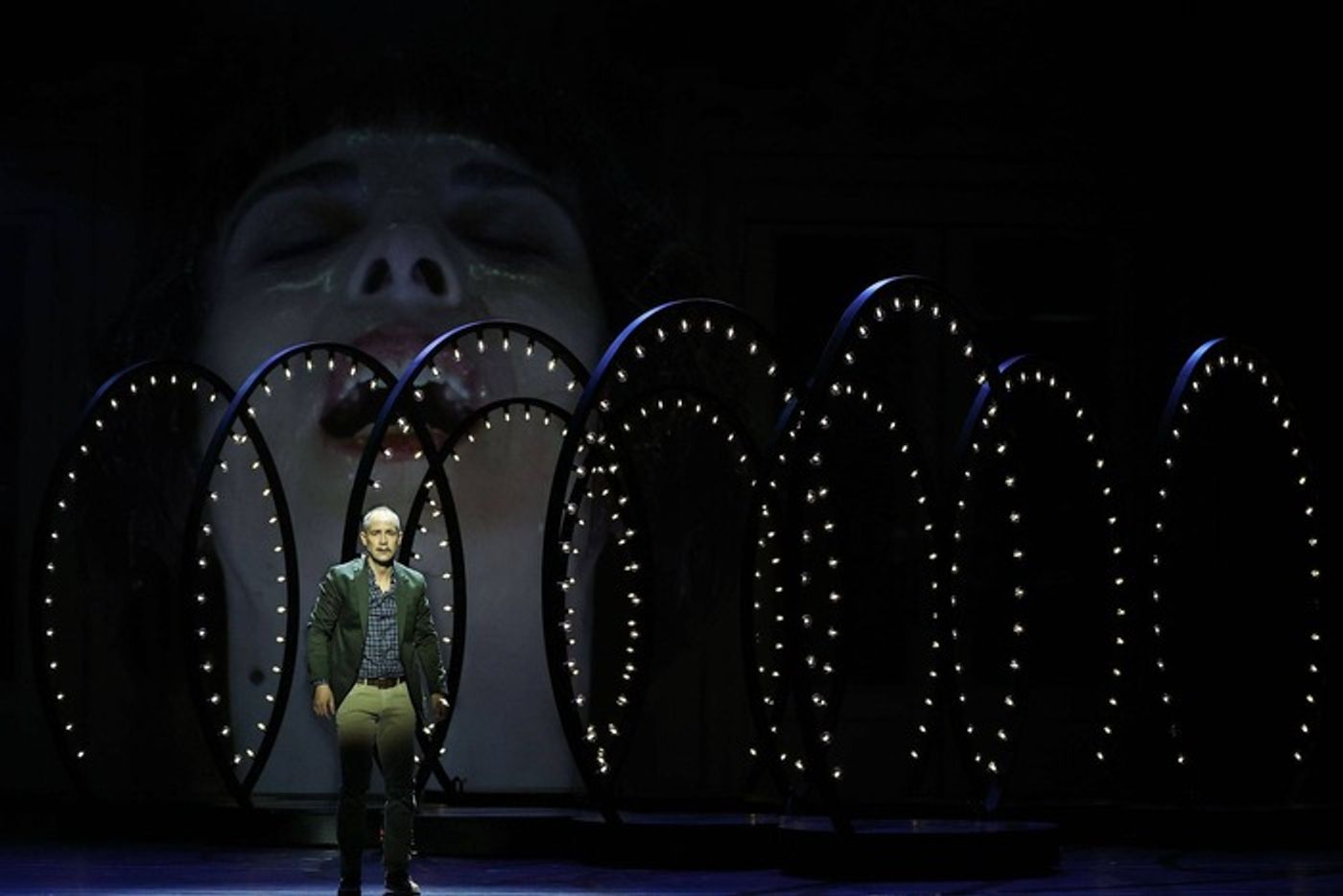 Photos: Futuristic Production of FOLLIES Premieres at Volksoper Wien  Image