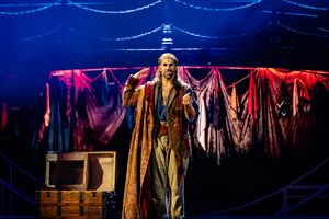 Simon Lipkin @ BroadwayWorld Simon Lipkin Photo