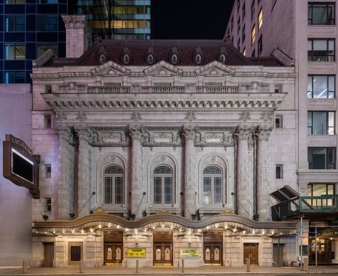 Photos: Sneak Peek of Photos from Mark S. Kornbluth's DARK Series  Image