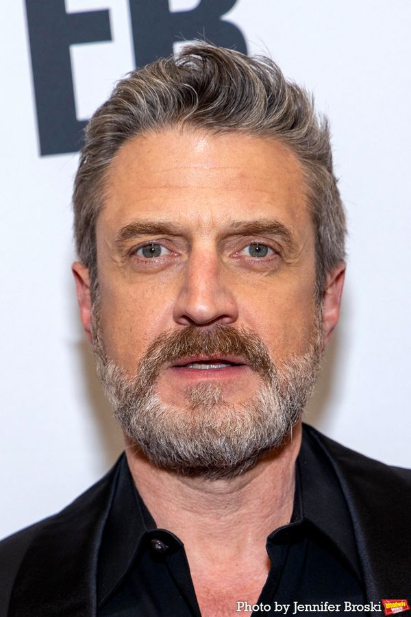 Raul Esparza Photo