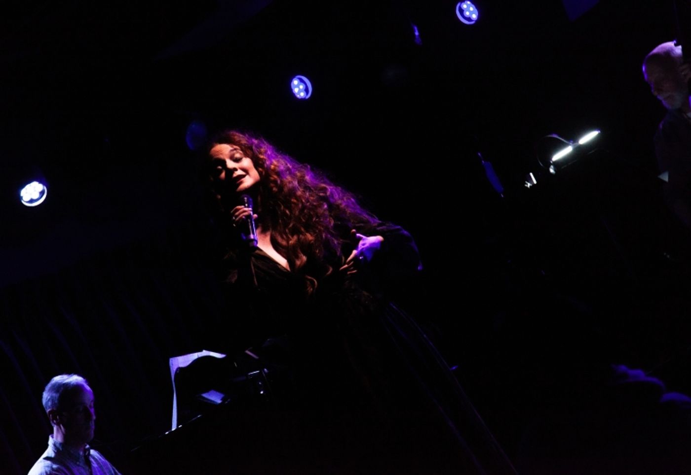 Photos: THE LINEUP WITH SUSIE MOSHER Debuts at The Green Room 42  Image