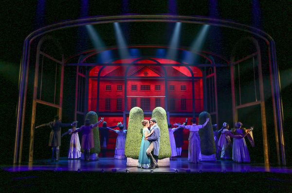 (center) Isabelle McCalla as Elinor and Nik Walker as Stanton with the cast of Regenc Photo