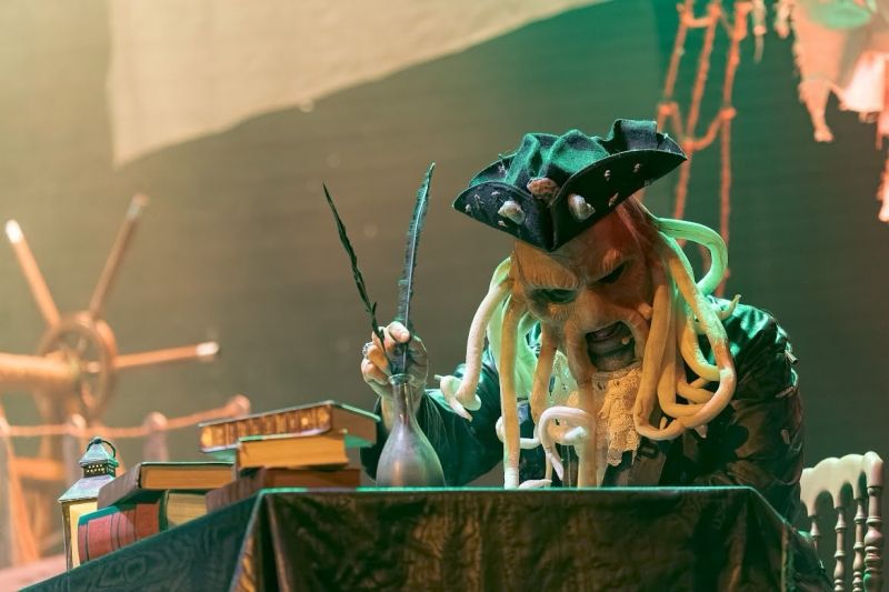 Review: LA MALEDIZIONE DEI CARAIBI al TEATRO GHIONE  Image