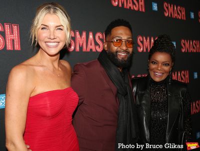 Amanda Kloots and Anthony Davis and Yvette Nicole Brown Photo