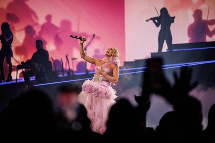 Photos: Carrie Underwood Takes Final Bows in 'REFLECTION' Las Vegas Residency  Image