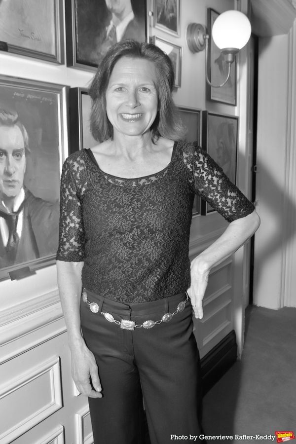 Jennifer Van Dyck Photo