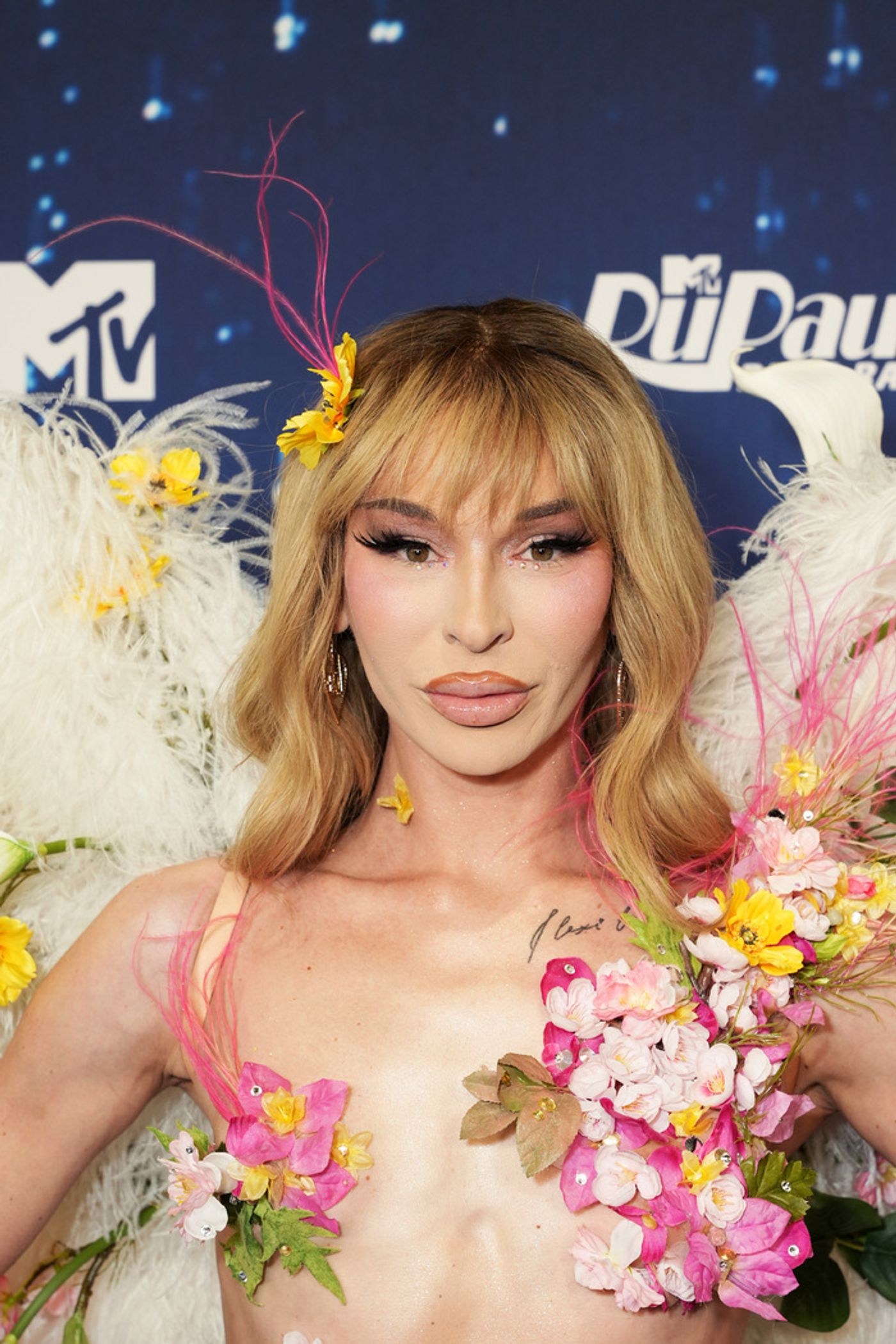 Photos: Inside RUPAUL'S DRAG RACE Season 17 Finale Red Carpet Photos: Inside RUPAUL'S DRAG RACE Season 17 Finale Red Carpet Image