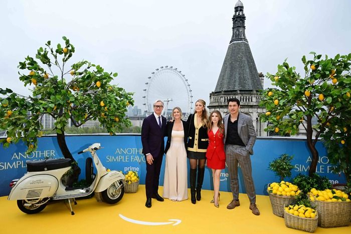 Photos: Anna Kenrick, Blake Lively & More Attend ANOTHER SIMPLE FAVOR Photocall  Image