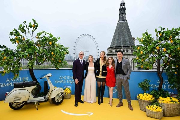 Paul Feig, Laura Fischer, Blake Lively, Anna Kendrick and Henry Golding Photo