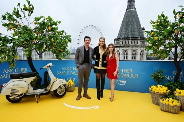 Henry Golding, Blake Lively and Anna Kendrick Photo