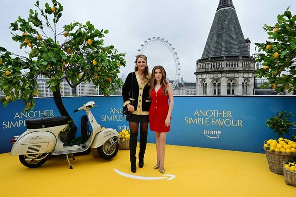 Blake Lively and Anna Kendrick Photo