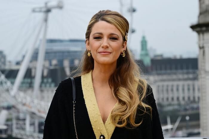 Photos: Anna Kenrick, Blake Lively & More Attend ANOTHER SIMPLE FAVOR Photocall  Image