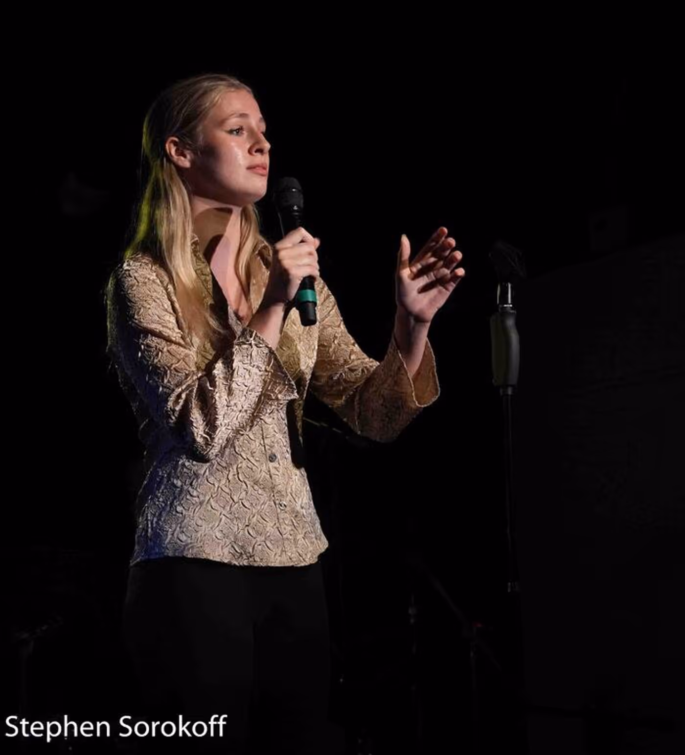 Review: Susie Mosher's 'THE LINEUP' Is Another Slam-Dunk at the Green Room 42  Image