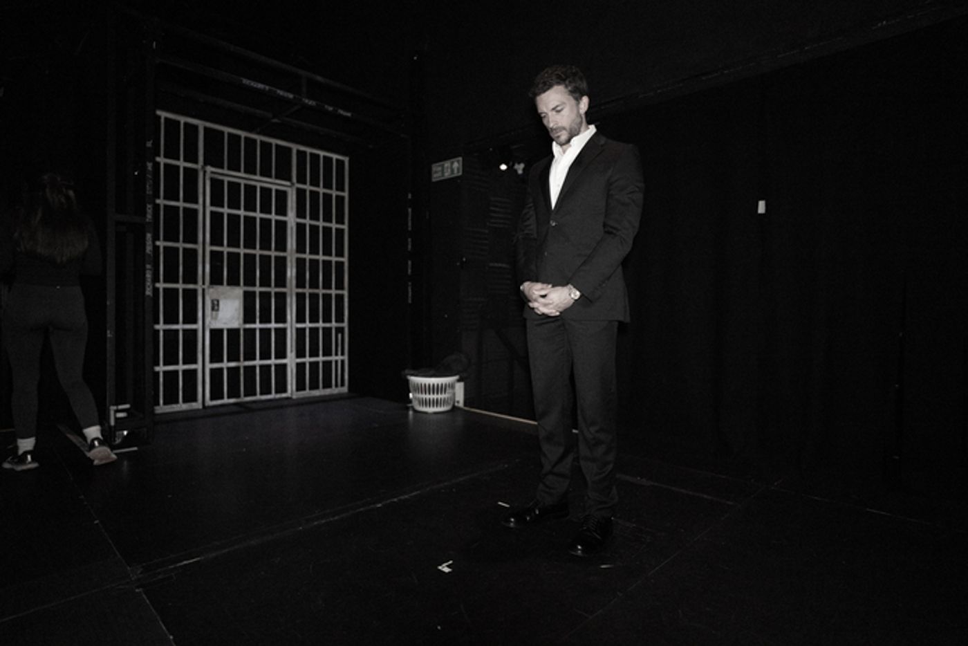 Photos: Jonathan Bailey and More Behind the Scenes of RICHARD II Photos: Jonathan Bailey and More Behind the Scenes of RICHARD II Image