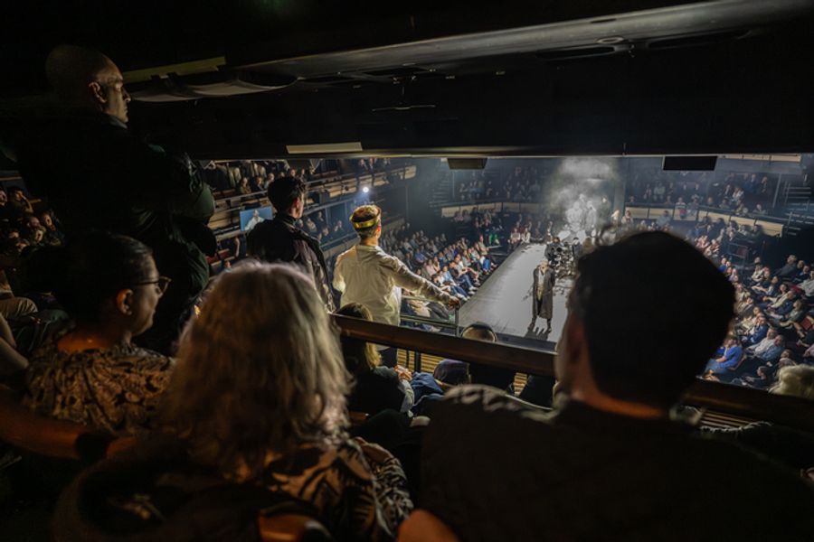 Photos: Jonathan Bailey and More Behind the Scenes of RICHARD II Image