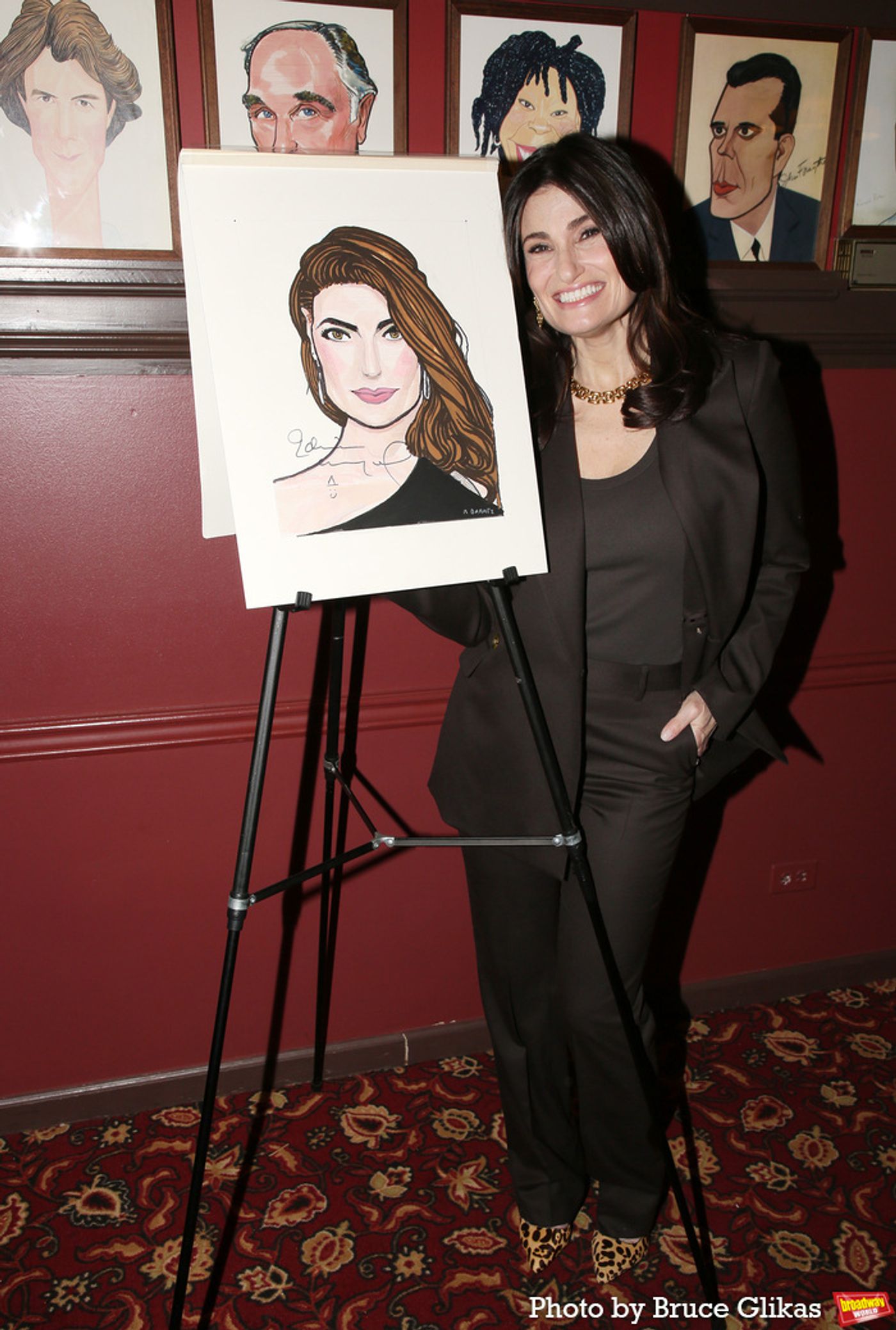 Photos: Idina Menzel Receives Portrait at Sardi's  Image