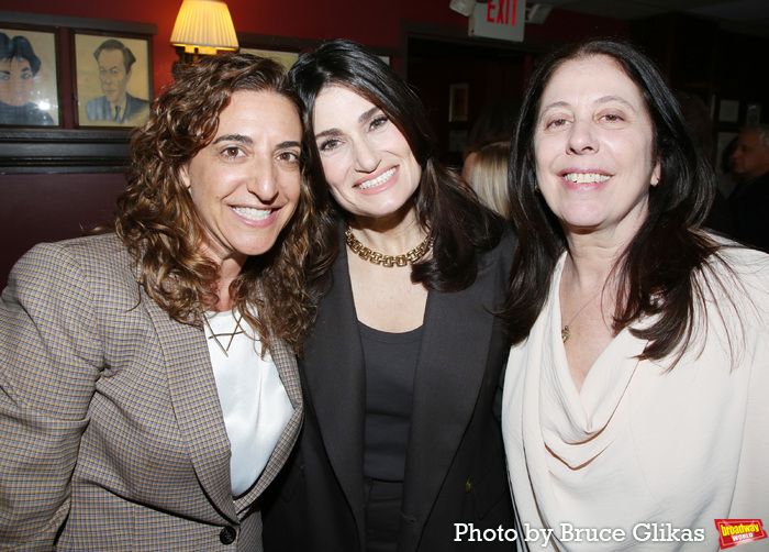 Photos: Idina Menzel Receives Portrait at Sardi's — photo 7 of 38
