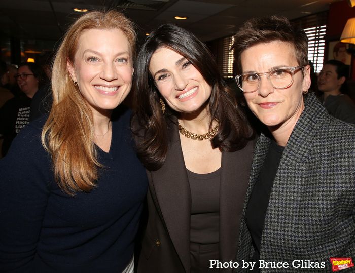 Photos: Idina Menzel Receives Portrait at Sardi's — photo 9 of 38