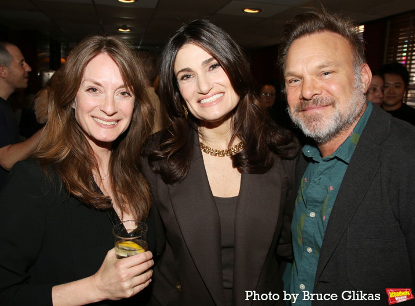 Photos: Idina Menzel Receives Portrait at Sardi's  Image