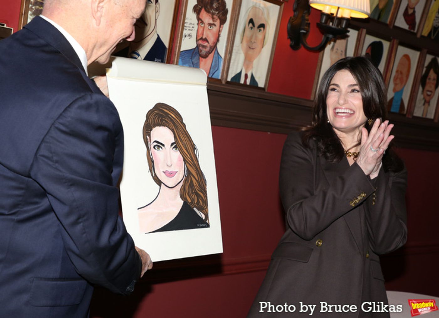 Photos: Idina Menzel Receives Portrait at Sardi's  Image