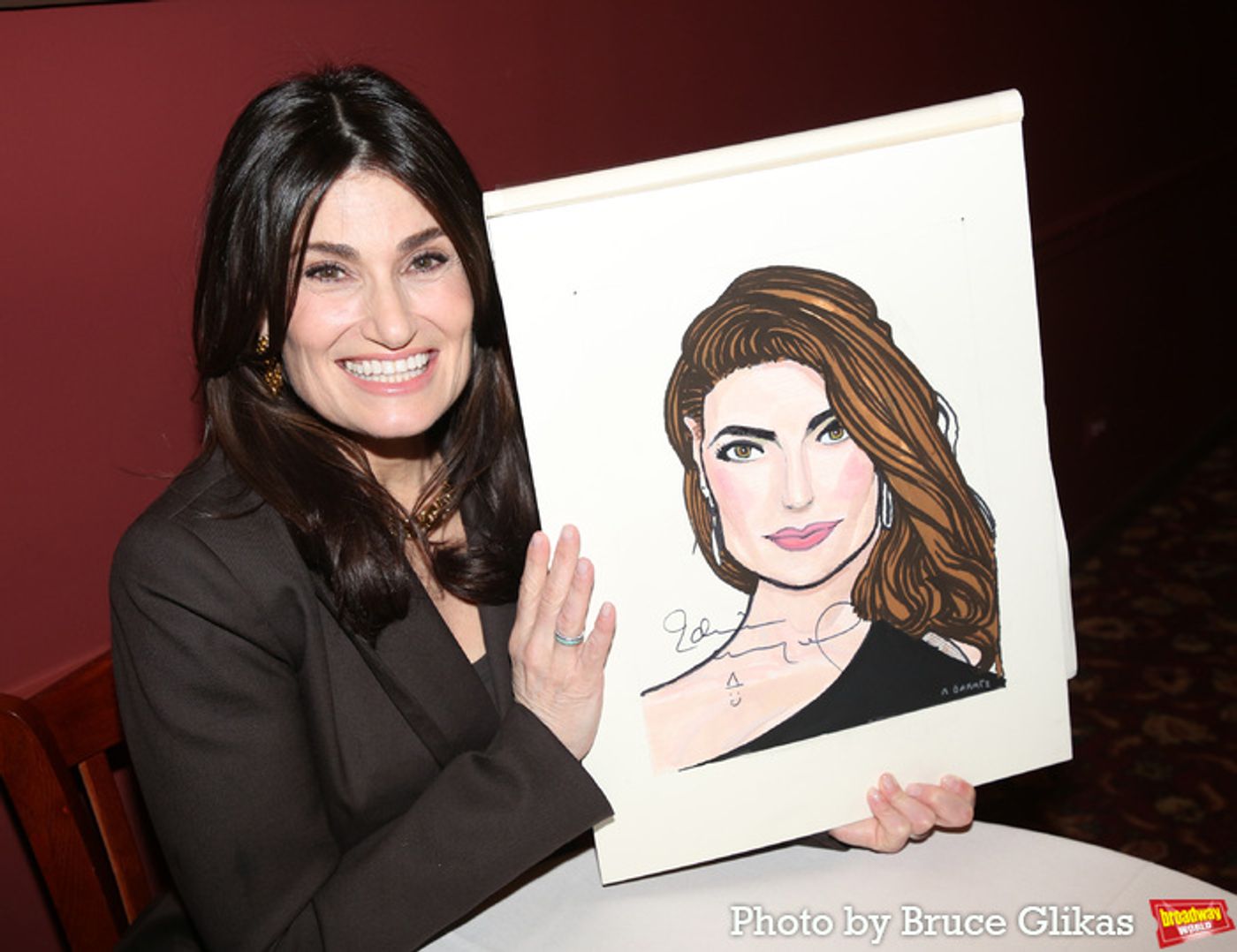 Photos: Idina Menzel Receives Portrait at Sardi's  Image
