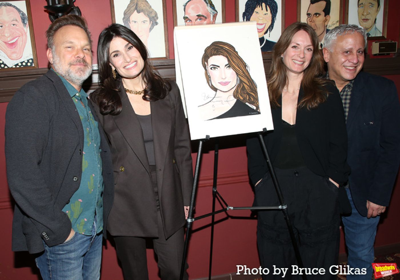 Photos: Idina Menzel Receives Portrait at Sardi's  Image
