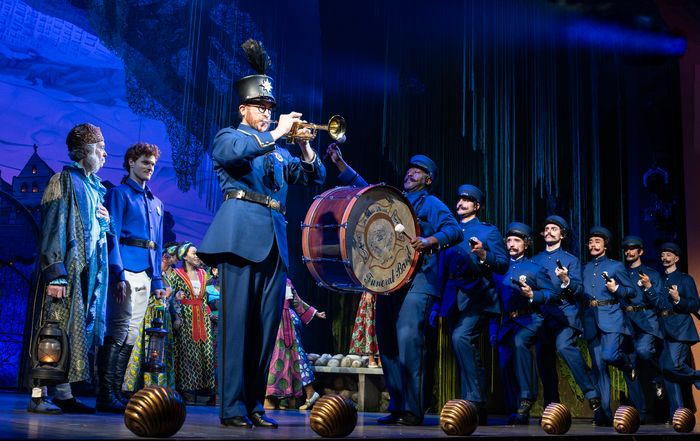 Photos: Ramin Karimloo, Jinkx Monsoon and More in PIRATES! THE PENZANCE MUSICAL — photo 6 of 16