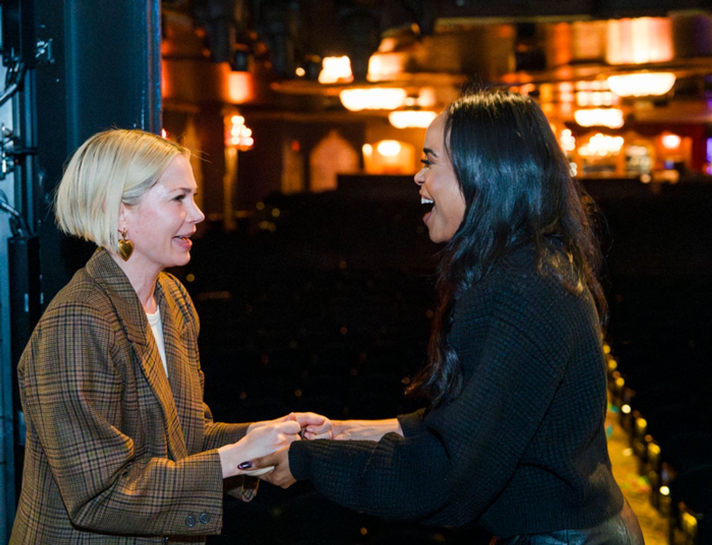 Photos: Michelle Williams Meets Michelle Williams At DEATH BECOMES HER  Image