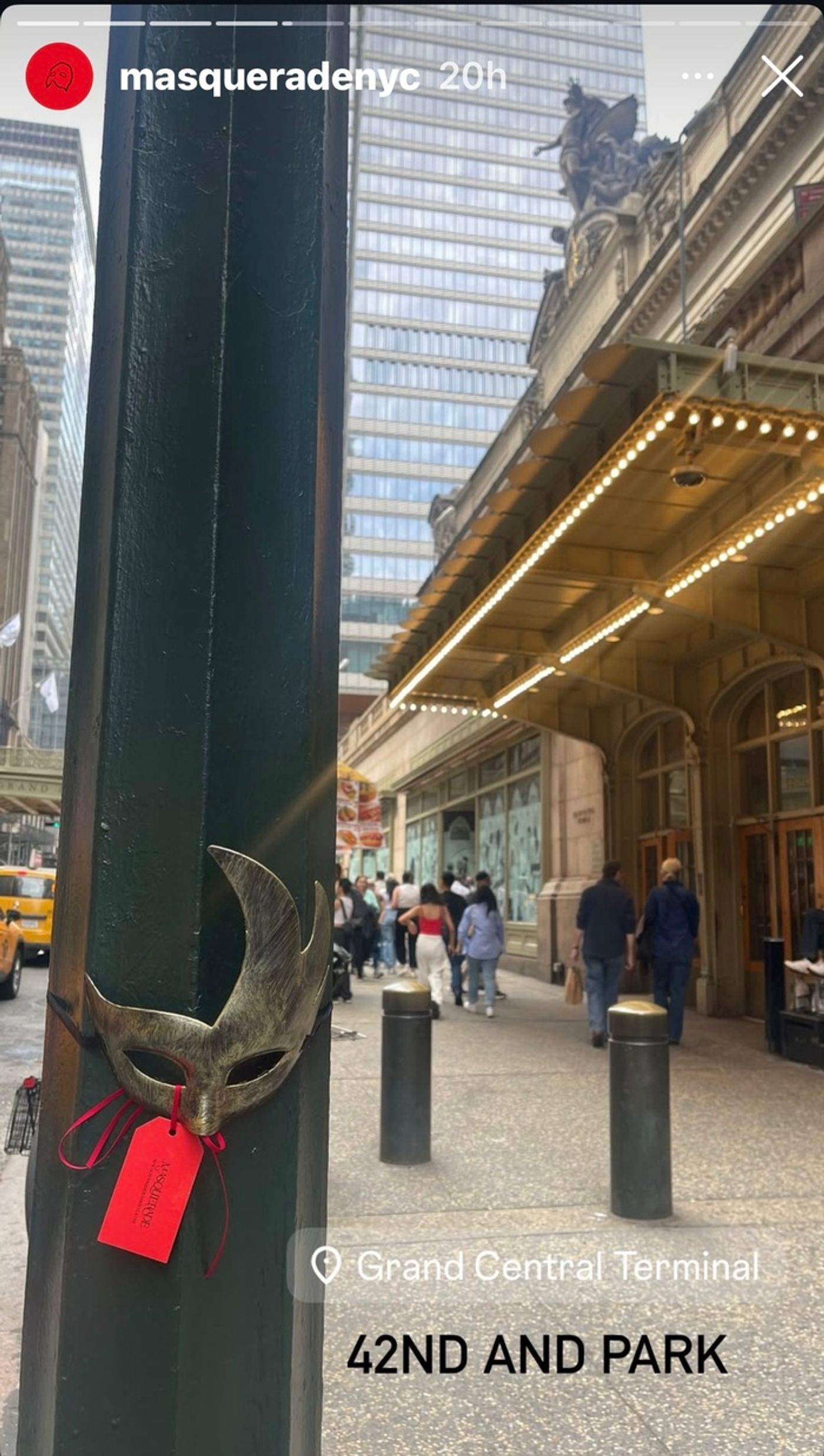 Photos: PHANTOM Return Teased With Masquerade Masks Appearing Around the City  Image