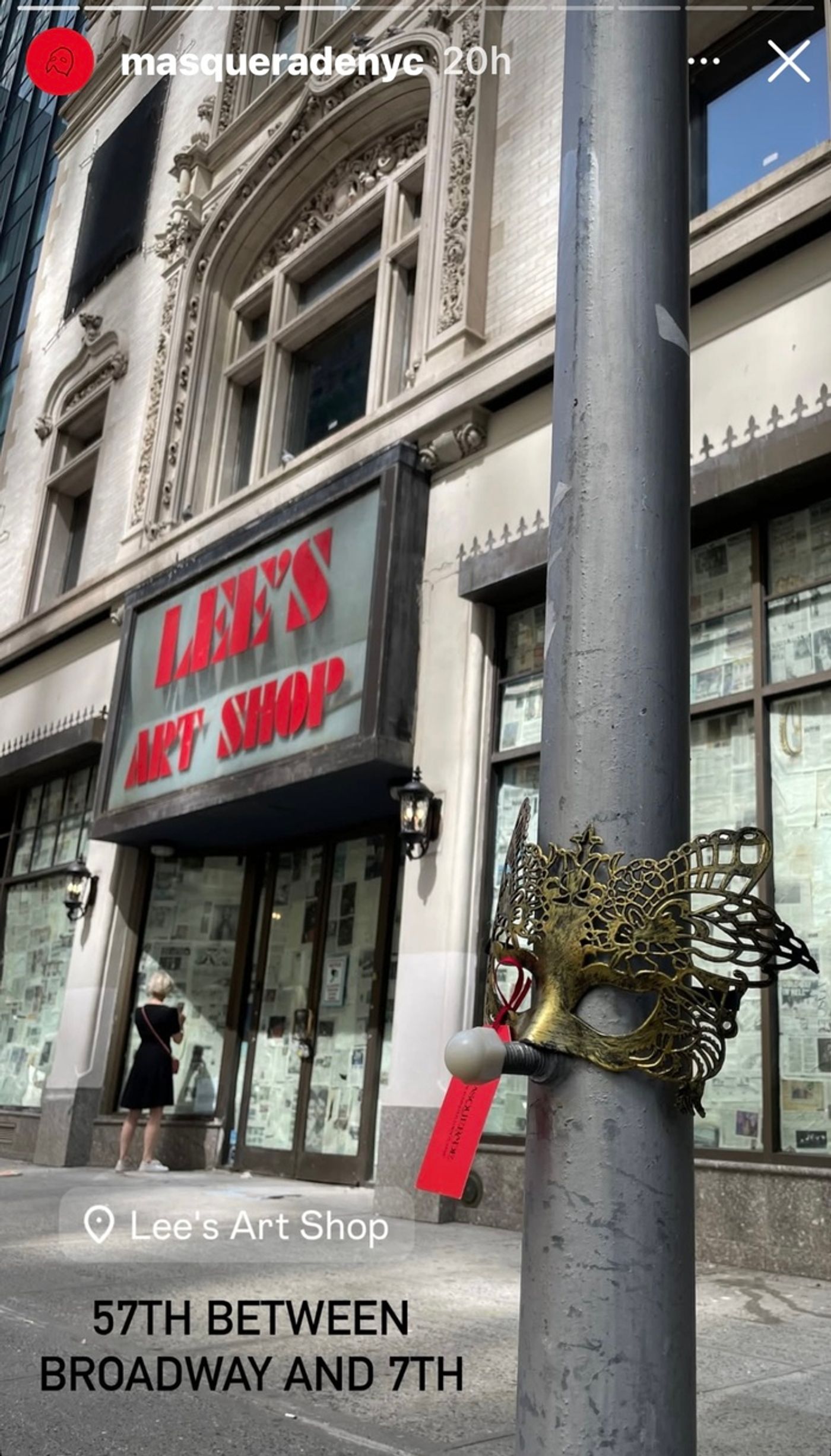 Photos: PHANTOM Return Teased With Masquerade Masks Appearing Around the City  Image