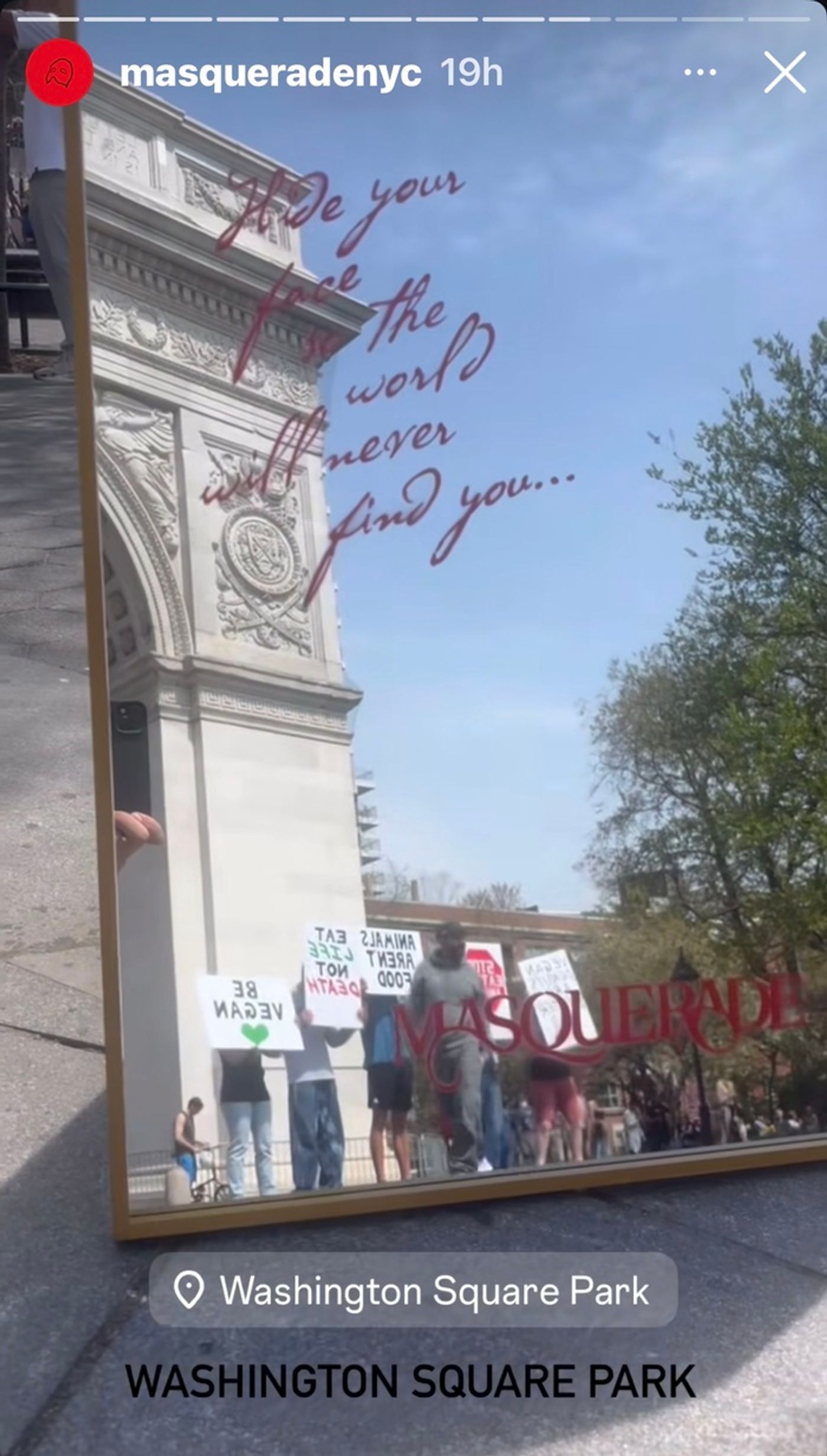 Photos: PHANTOM Return Teased With Masquerade Masks Appearing Around the City  Image